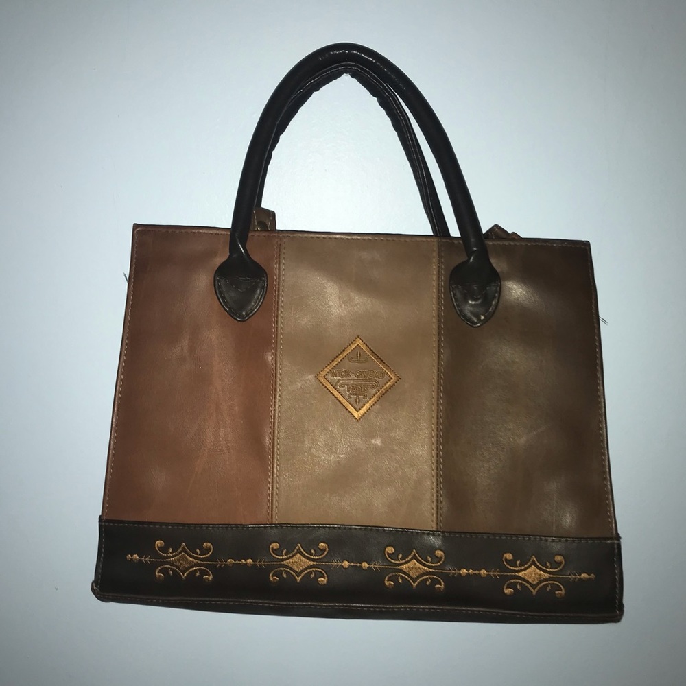 GOING SOON! Paris classic leather purse bag 💼